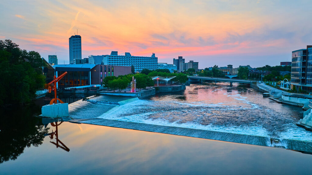 highlight-section Downtown South Bend shot at sunset